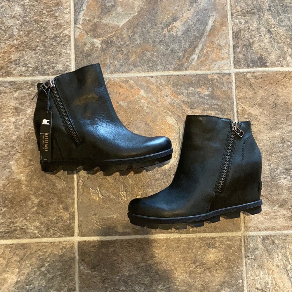 Women’s Sorel Joan of Arctic Wedge Zip size 7.5